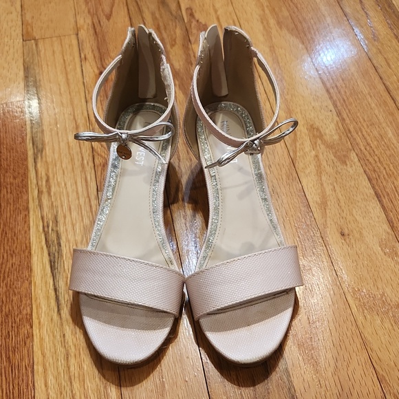 NINE WEST Pastel Pink heels 2.5 size - Picture 1 of 3